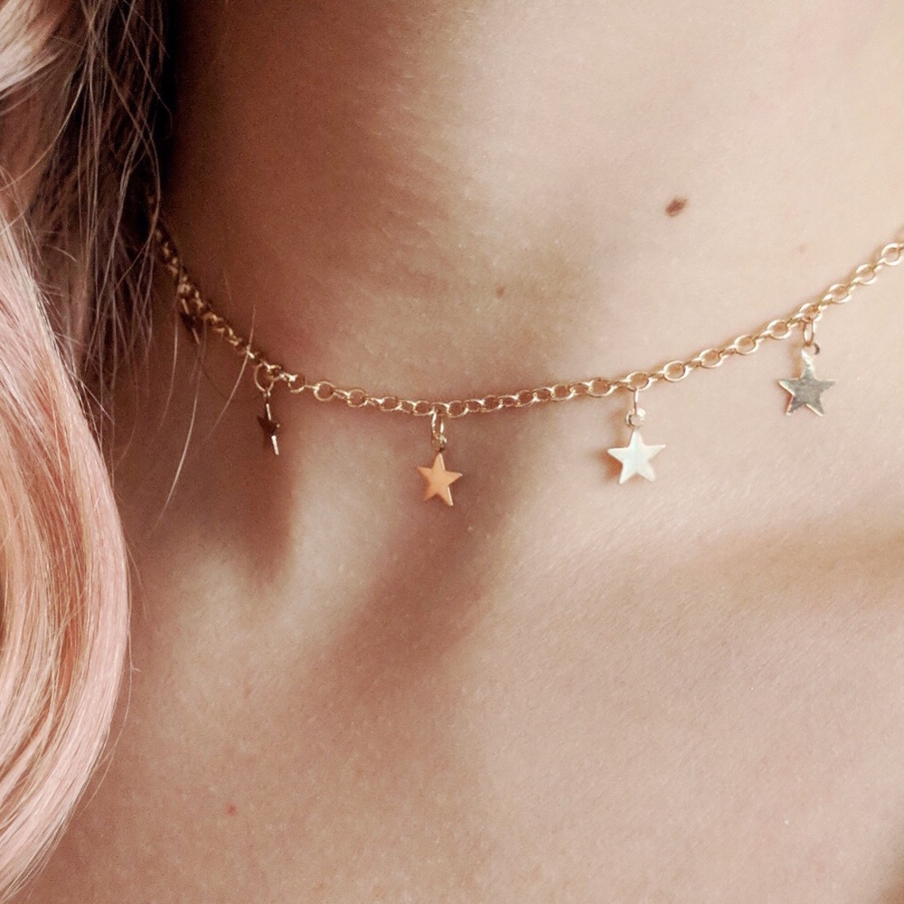 ⭐️{2 for $20}⭐️ Dainty Gold Star Choker - Picture 1 of 5